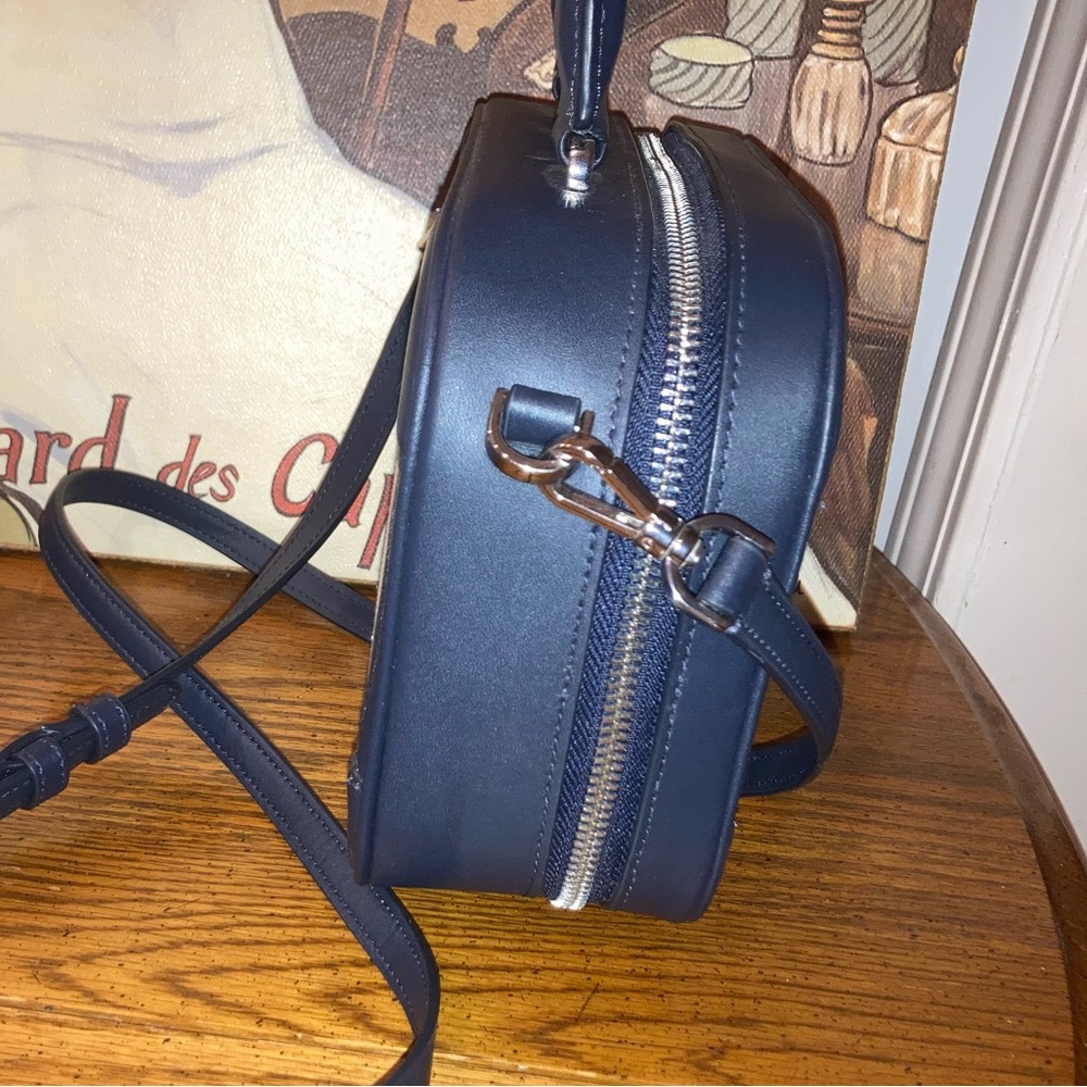 Kate Spade Traveler Trunk Novelty Crossbody Bag - Navy & Cream - EUC - Picture 3 of 9